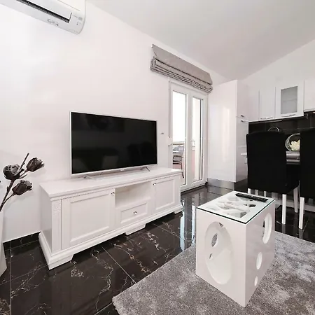 Marko Apartament Sveti Filip i Jakov