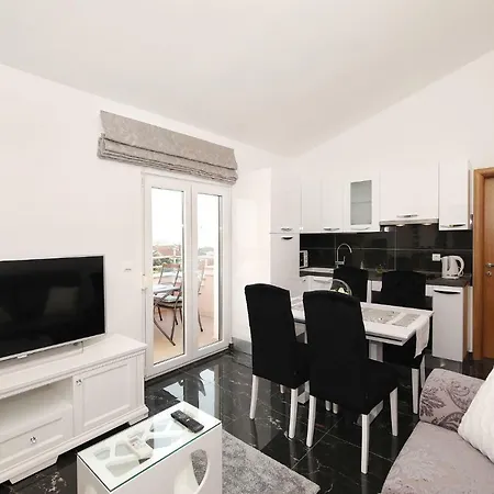Marko Apartament Sveti Filip i Jakov